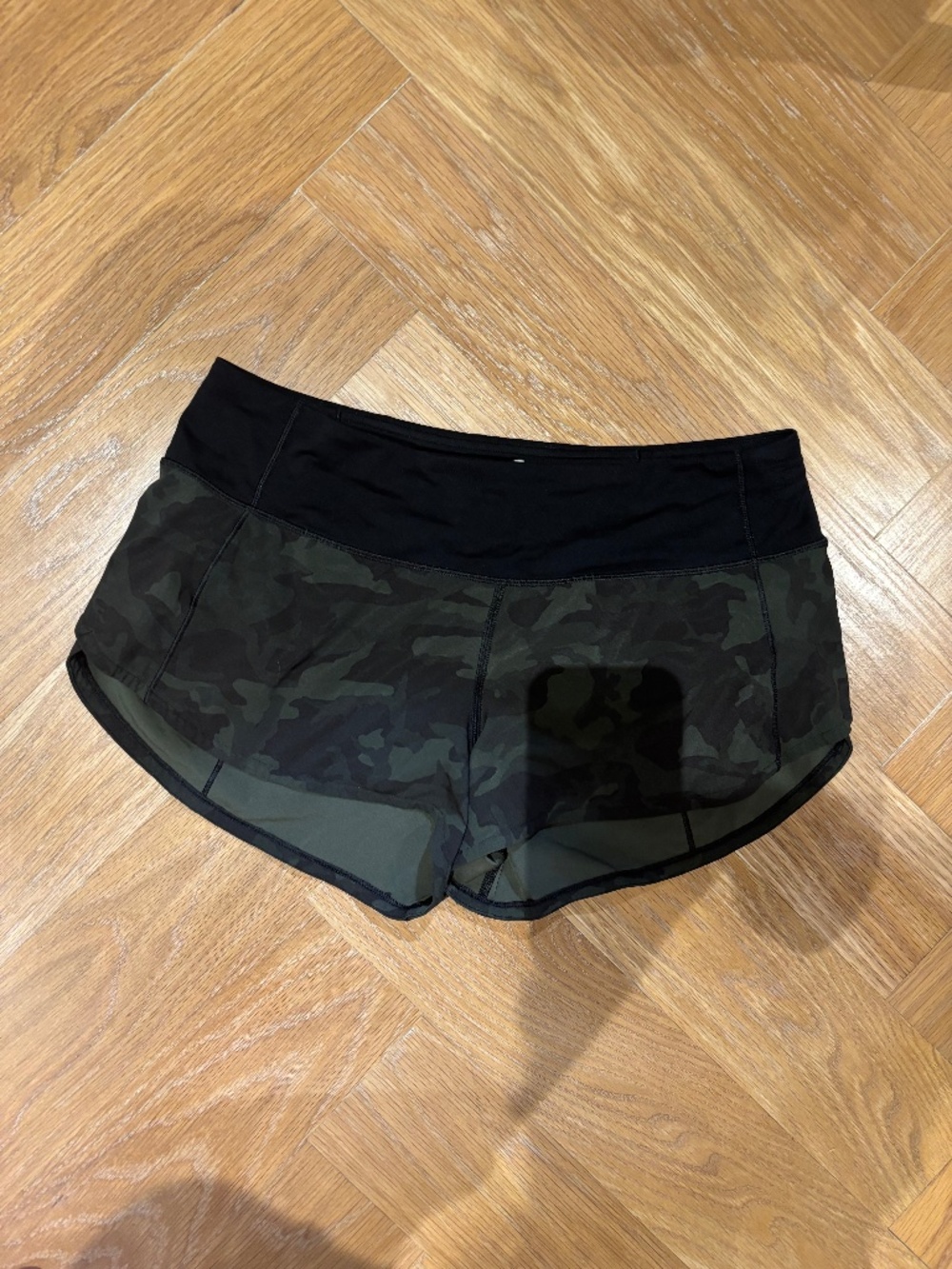 Lululemon Speed Up Shorts 2.5” Inseam in Green Camo